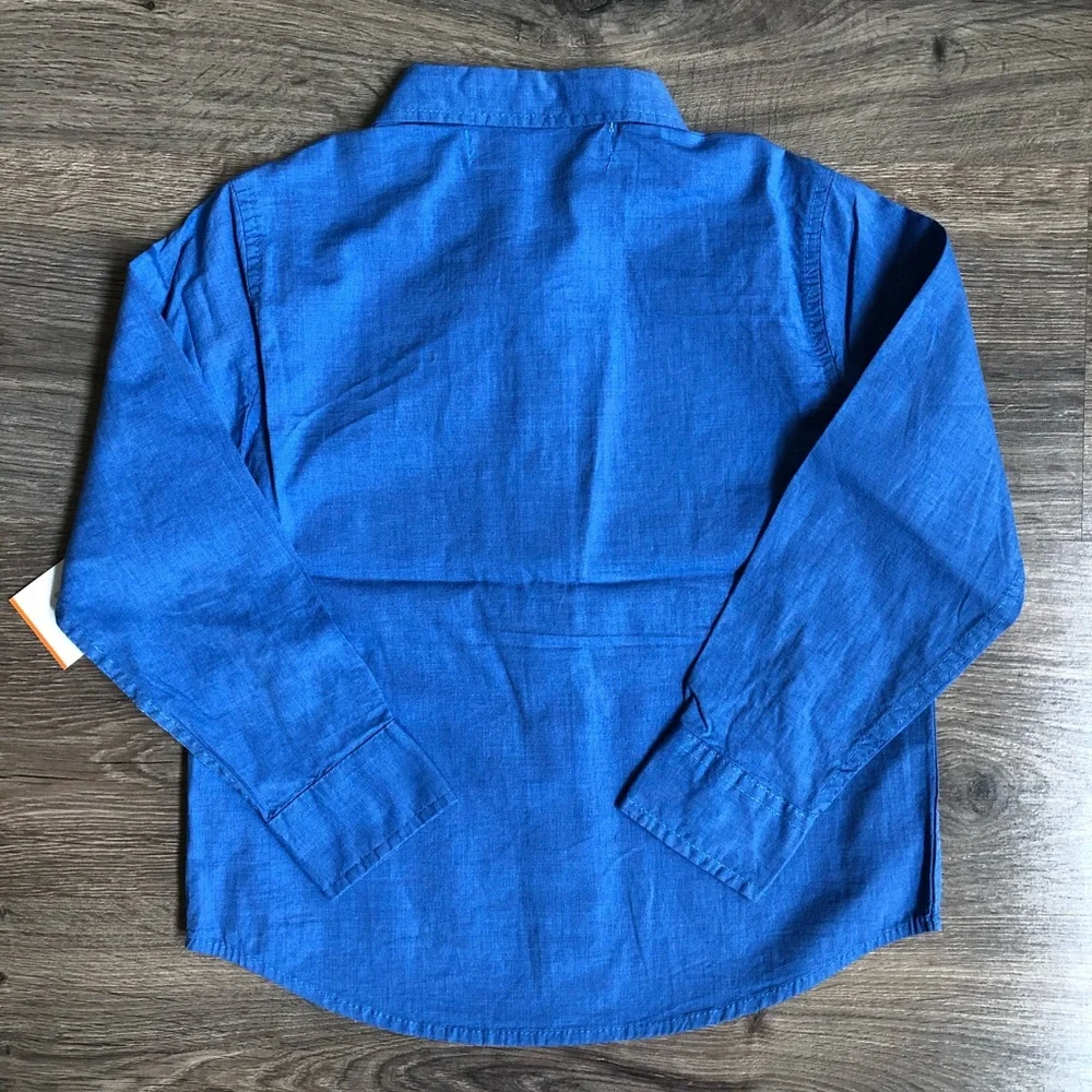 Boys long sleeve shirt.